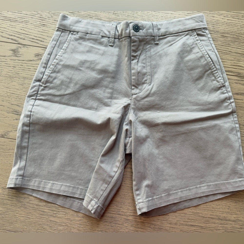 GAP, Men’s Khaki 8in Shorts, Size 29